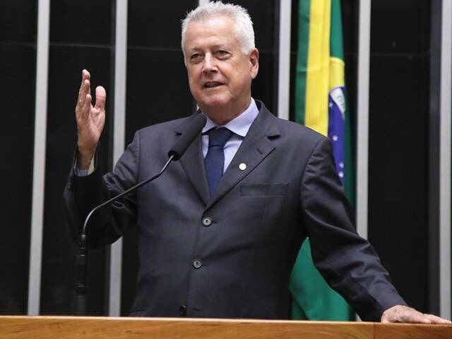 Deputado Rodrigo Rollemberg apresenta indicação em apoio à modernização da Lei do Serviço Exterior Brasileiro