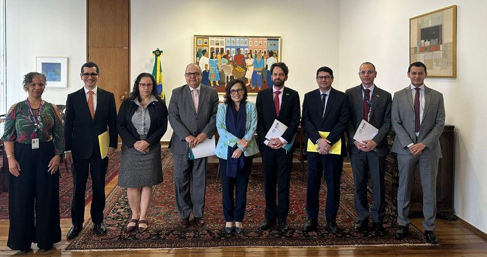 Situação orçamentária do MRE é tema de reunião entre Administração e bancada sindical